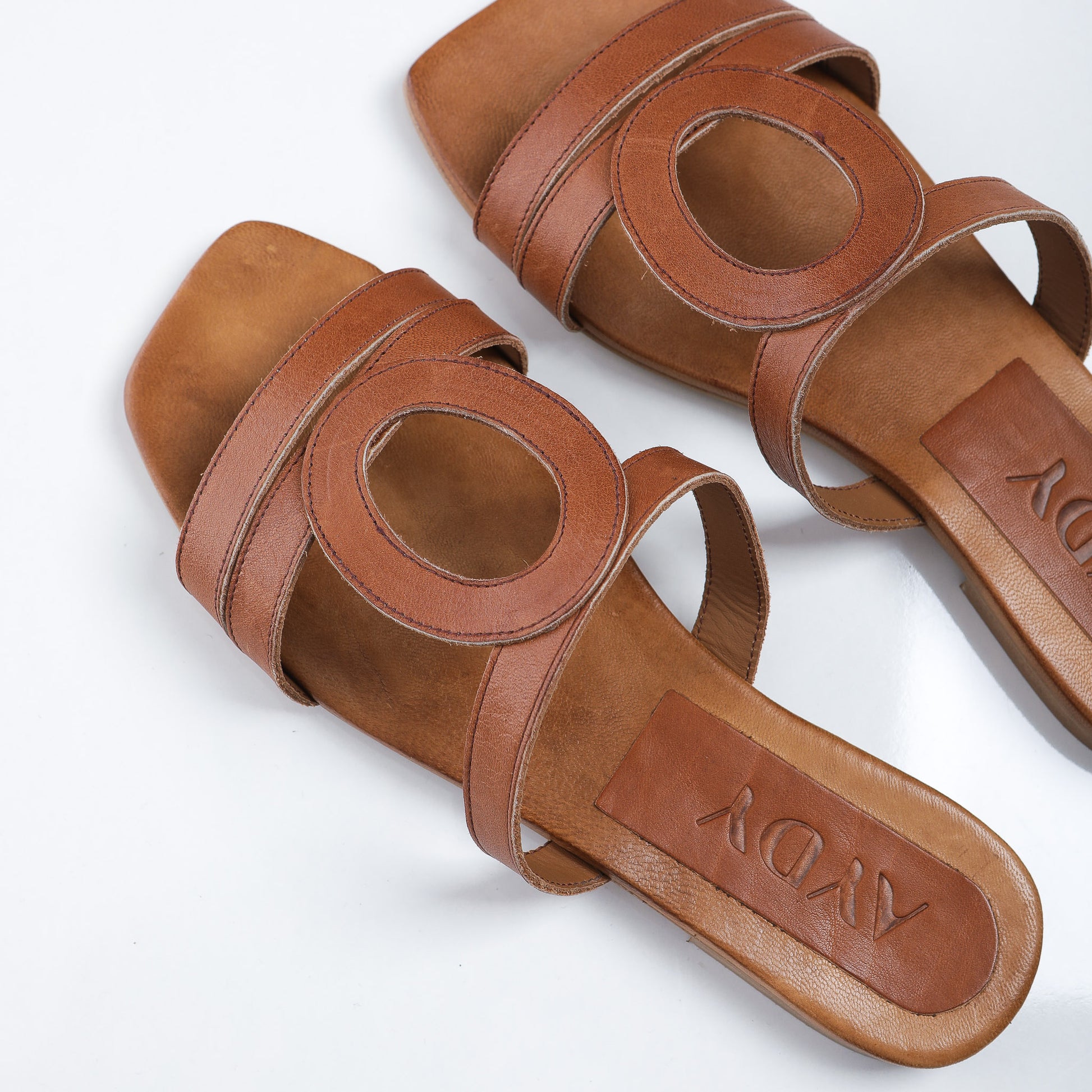 Ovalia Cuir Camel