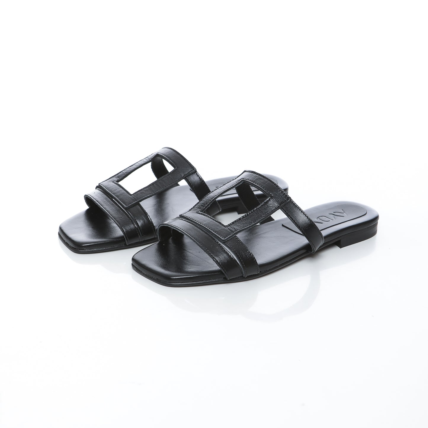 Carino Cuir Noir+